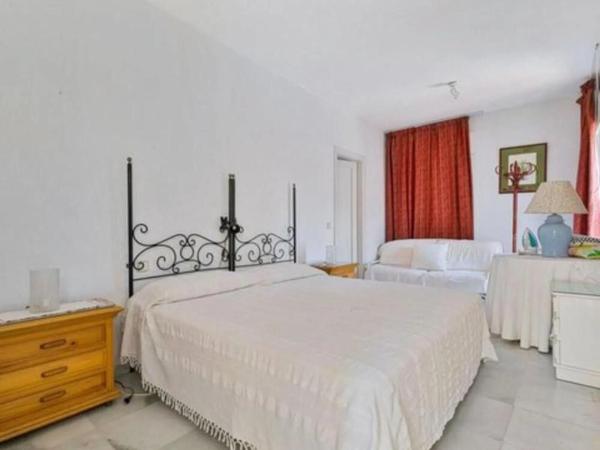 Casa independiente en calle Arcadia