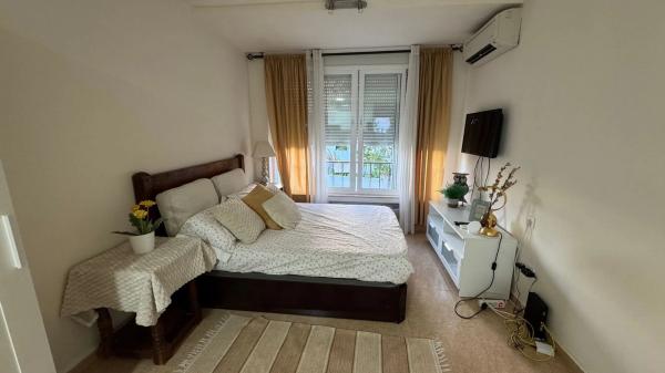 Estudio en plaza Pedro Antonio de Alarcón, 1