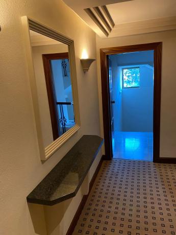 Estudio en calle Londres s/n