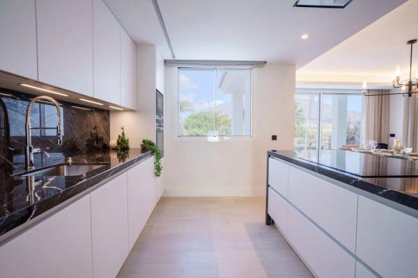 Casa independiente en avenida Generalife, 27 -25