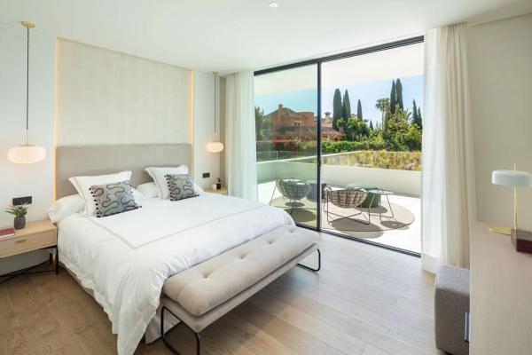 Casa independiente en calle Copenhague 30-d, 37 -32