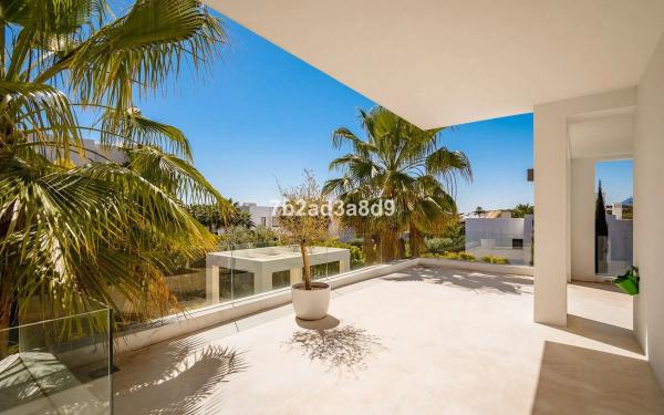 Chalet en avenida Generalife