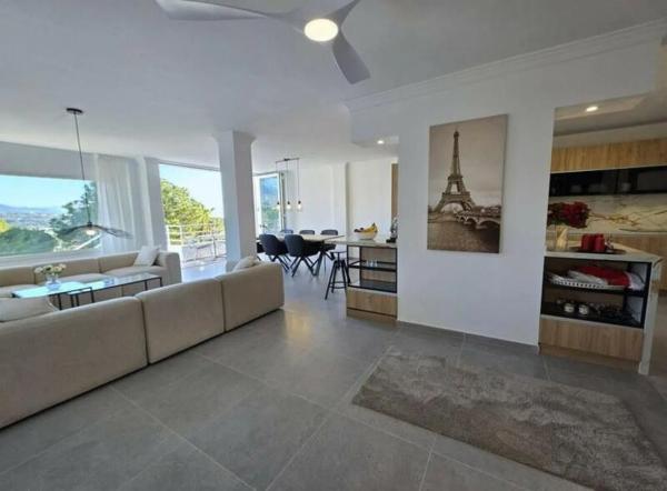 Dúplex en Urbanizacion n Andalucia 1h