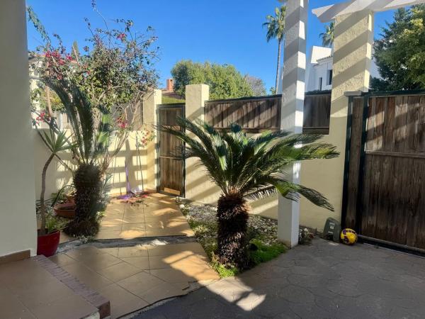 Chalet adosado en calle Sirio, 14