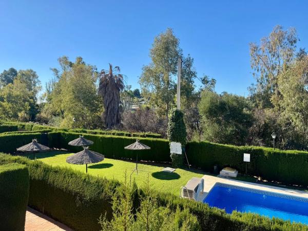 Chalet adosado en calle Sirio, 14