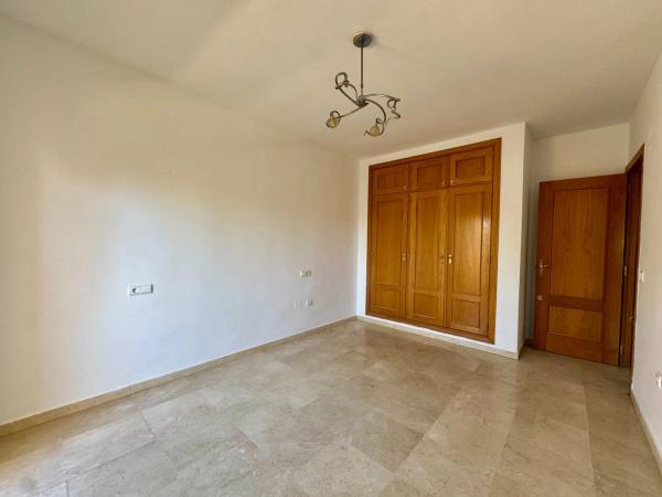 Chalet adosado en calle Sirio, 14