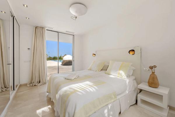 Casa independiente en calle Osa Menor 2g