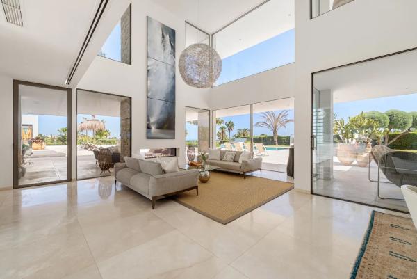 Casa independiente en calle Osa Menor 2g