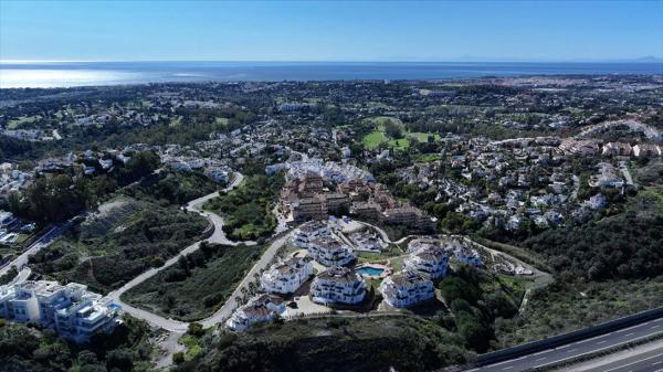 Piso en calle Urb. Los Pinos de Aloha, 635