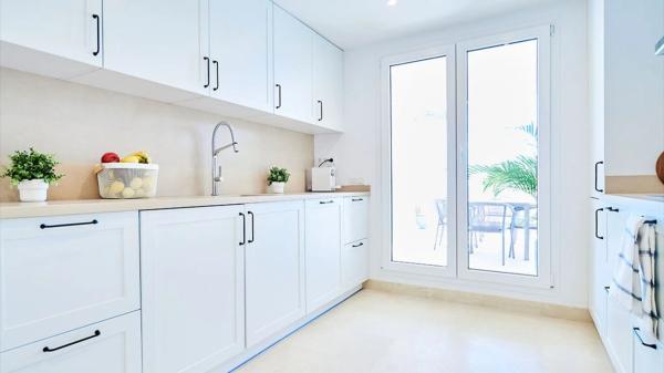 Piso en calle Urb. Los Pinos de Aloha, 635