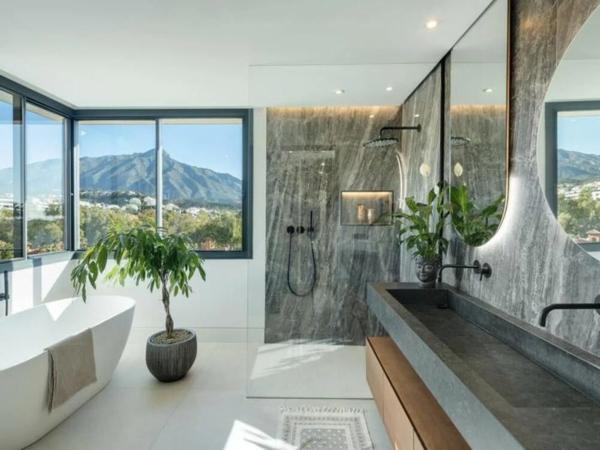 Casa independiente en calle Osa Menor 2g