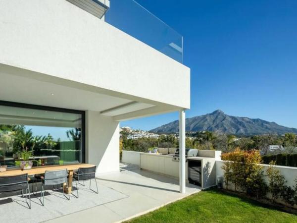 Casa independiente en calle Osa Menor 2g