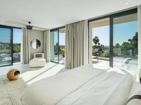 Casa independiente en calle Osa Menor 2g