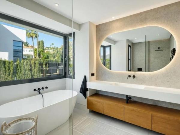 Casa independiente en calle Osa Menor 2g