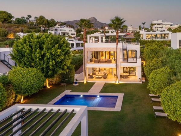 Casa independiente en calle Casiopea 5f, 29 -37