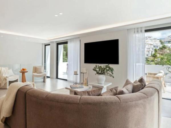 Chalet pareado en calle Sirio