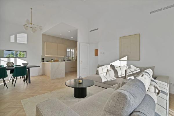 Chalet adosado en calle Pléyades