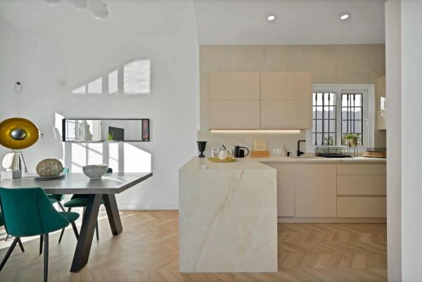 Chalet adosado en calle Pléyades