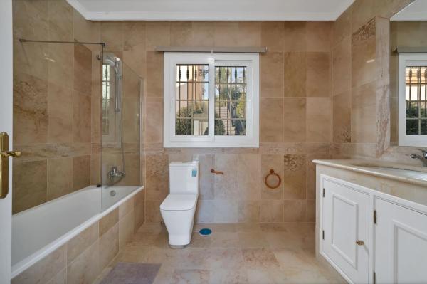 Chalet adosado en calle Pléyades