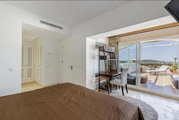 Dúplex en Barrio Los Naranjos