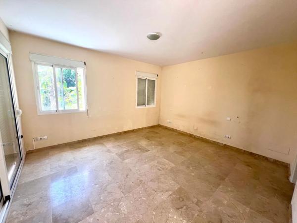 Casa independiente en calle Aries, 43