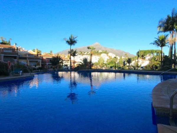 Casa independiente en calle Pléyades, 10 -36