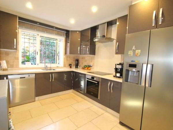 Casa independiente en calle Pléyades, 10 -36