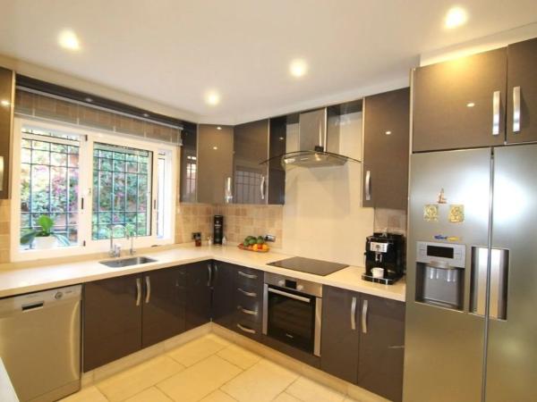 Casa independiente en calle Pléyades, 10 -36