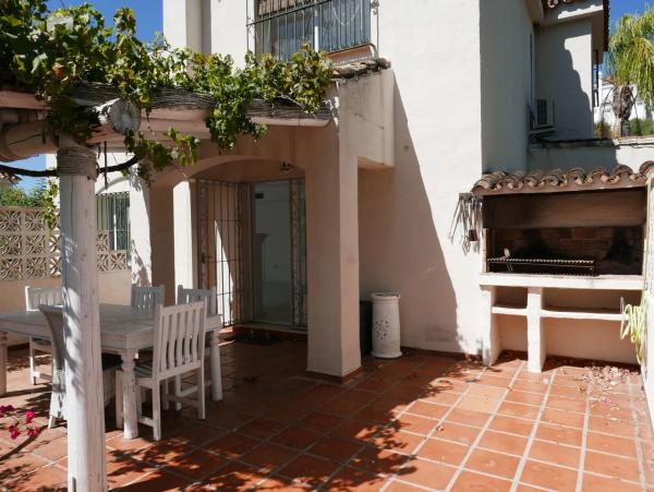 Casa independiente en Urbanizacion Nueva Andalucia 4j