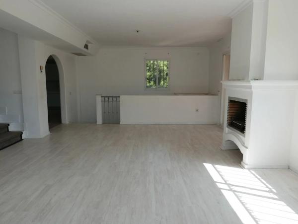 Casa independiente en Urbanizacion Nueva Andalucia 4j