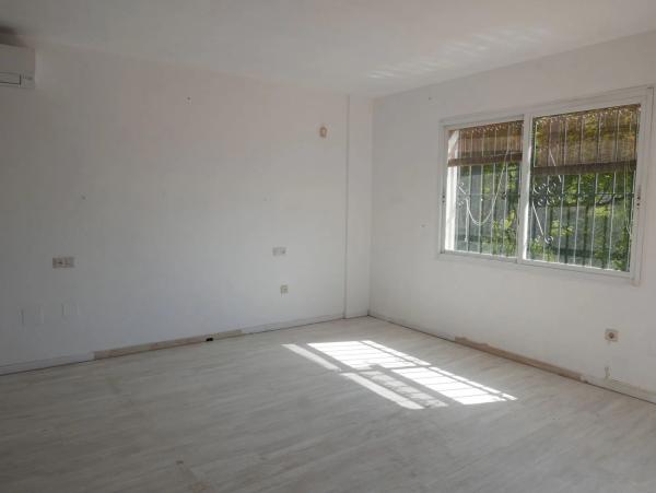 Casa independiente en Urbanizacion Nueva Andalucia 4j