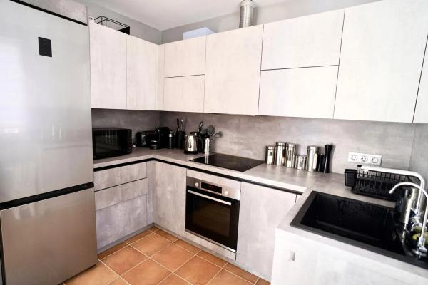 Chalet adosado en Urbanización Aloha Lake, 18