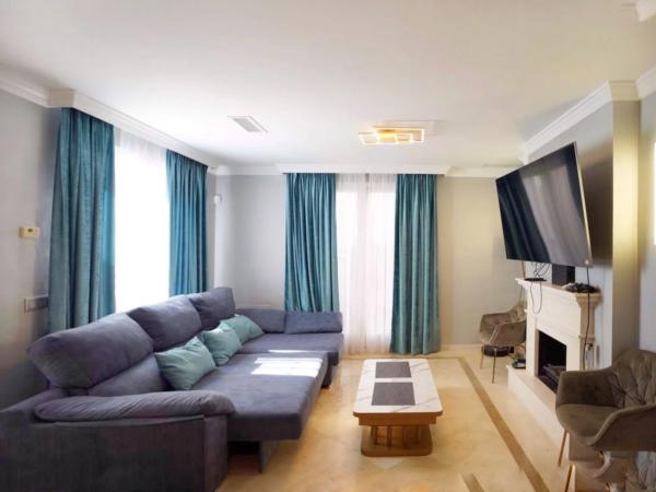 Chalet adosado en Urbanización Aloha Lake