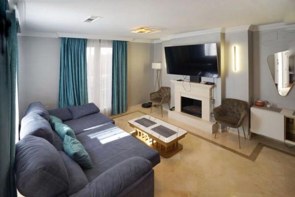 Chalet adosado en Urbanización Aloha Lake