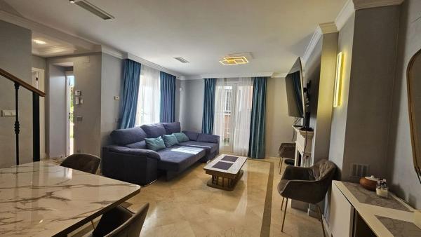 Chalet adosado en Vía