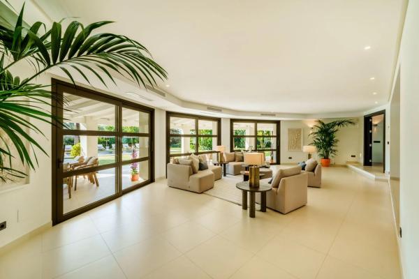 Casa independiente en calle Cruz del Sur