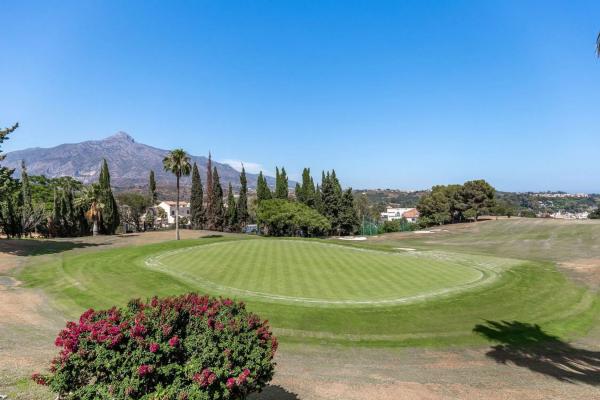 Chalet adosado en calle el Califa