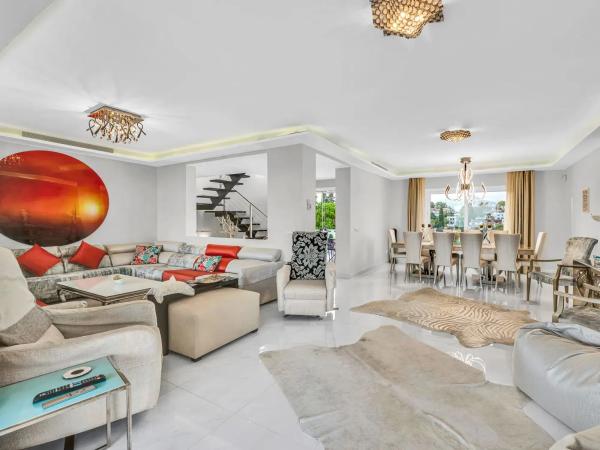 Chalet en calle 18b Nva Andaluc