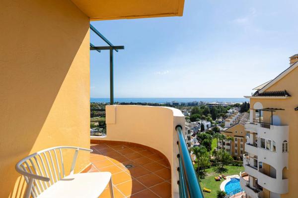 Ático en CL Adelfas