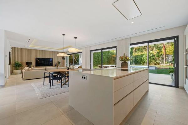 Casa independiente en calle 13b Nva Andaluc