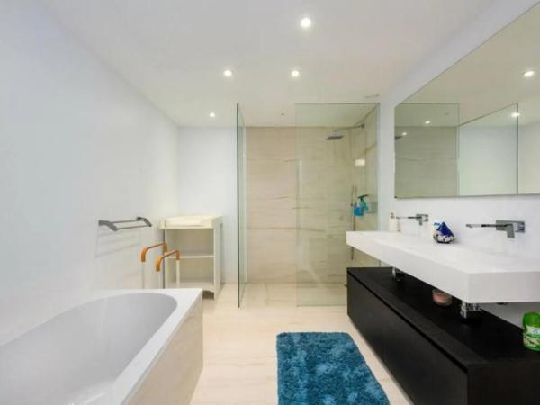 Casa independiente en calle el Califa