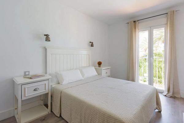 Chalet adosado en calle los Lirios s/n