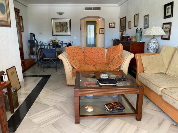 Piso en calle de las Adelfas