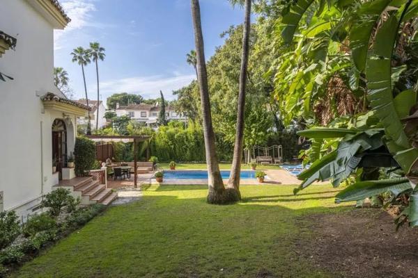 Chalet pareado en calle 02b Nva Andaluc