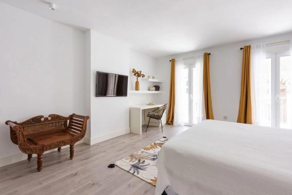 Chalet adosado en CL Los Lirios-nva Andalucia 2 Es:1 Pl:02 Pt:13 Edf Online 29660 Marbella (málaga)