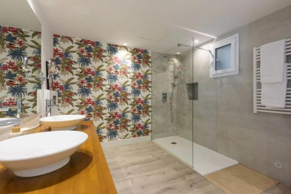 Chalet adosado en CL Los Lirios-nva Andalucia 2 Es:1 Pl:02 Pt:13 Edf Online 29660 Marbella (málaga)