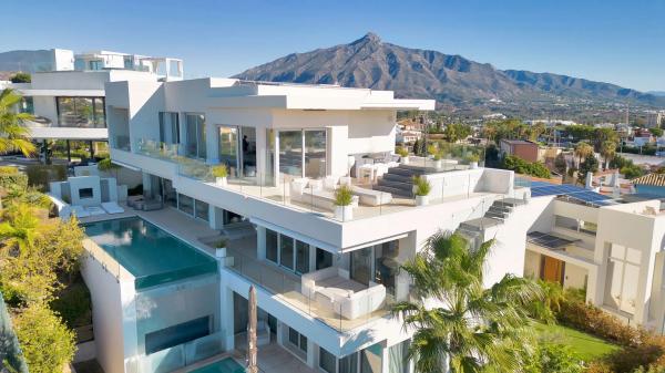 Casa independiente en calle el Califa, 68