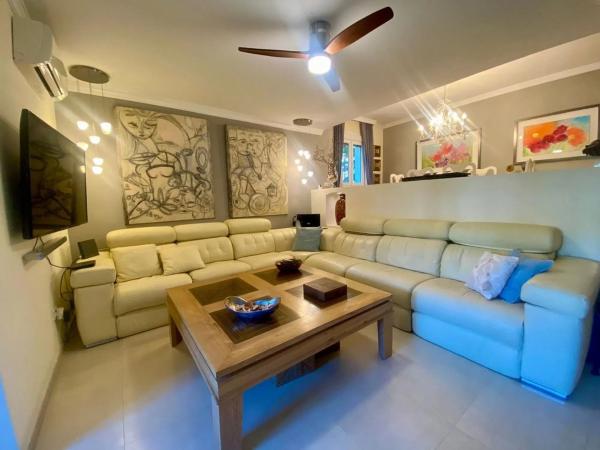 Chalet pareado en avenida de los Girasoles