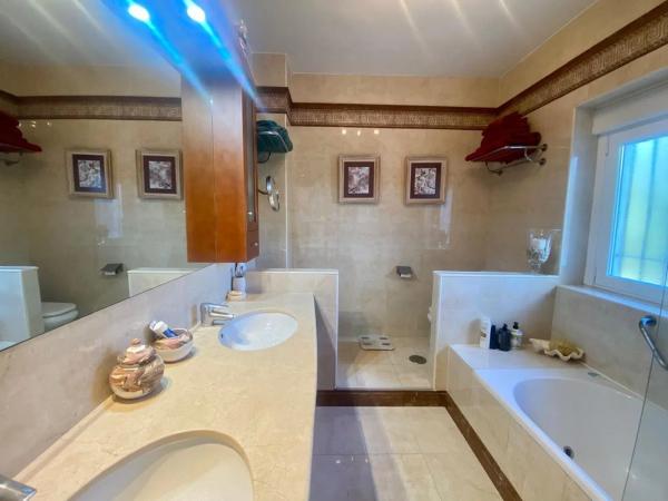 Chalet pareado en avenida de los Girasoles