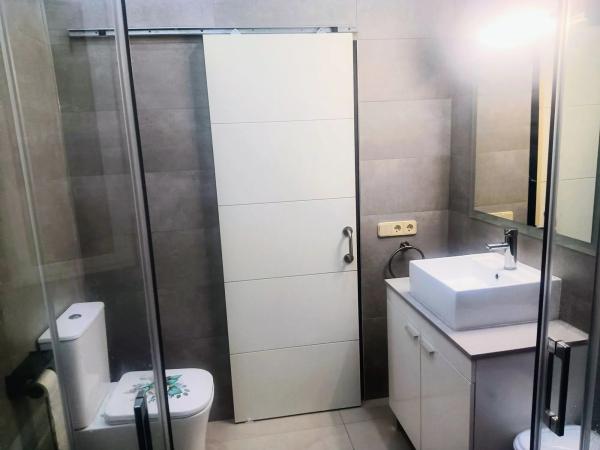 Chalet pareado en calle los Jazmines, 17